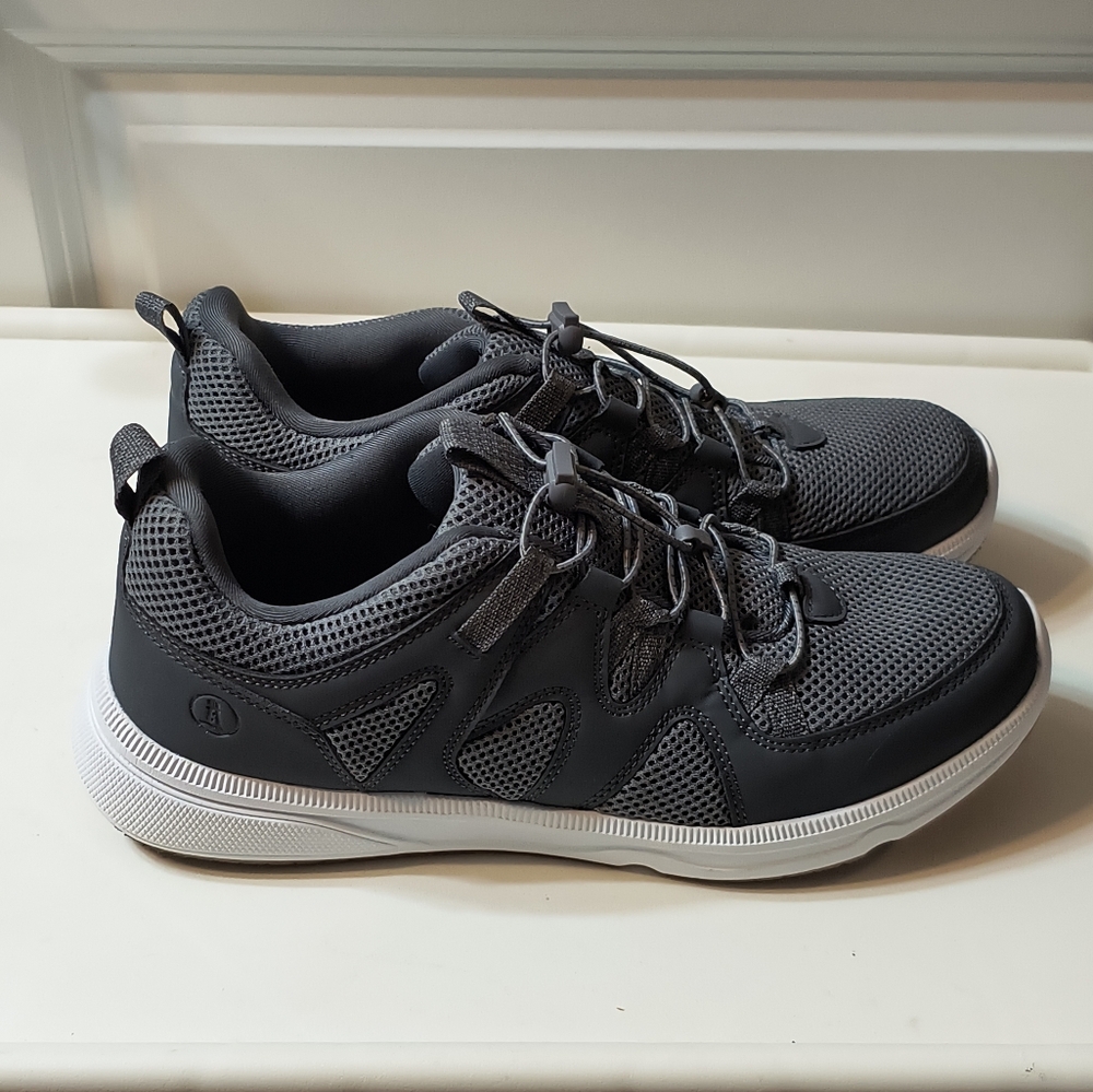Lands End Men's Water Sneakers Shoes Gray Size 9.5 Like New